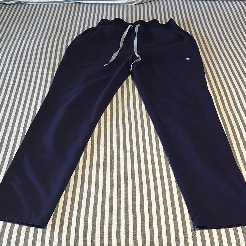 Figs women’s  purple   with Gray Drawstring